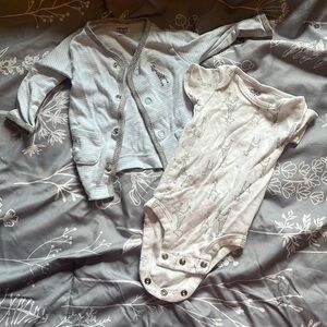 Baby boy giraffe set, size newborn, worn once
